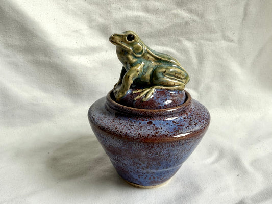 4/26 DROP- Frog Container